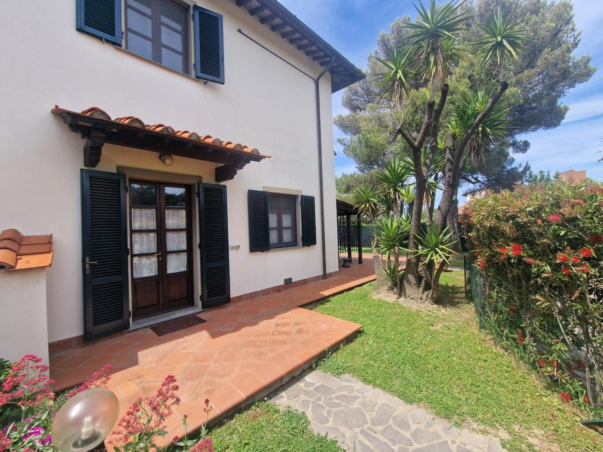 Campo Al Lupo Lägenhet Livorno Exteriör bild